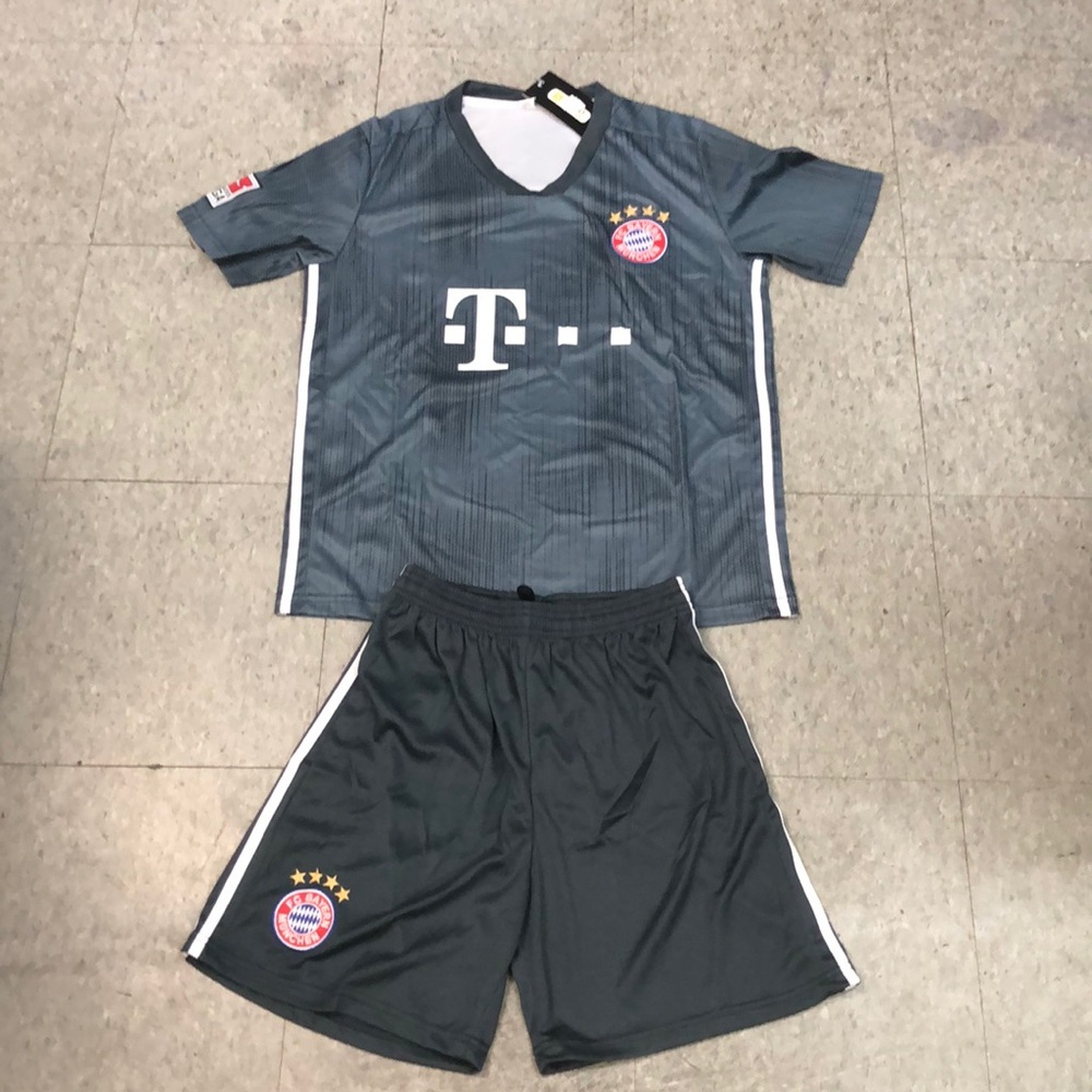 Bayern Munich gray set size small